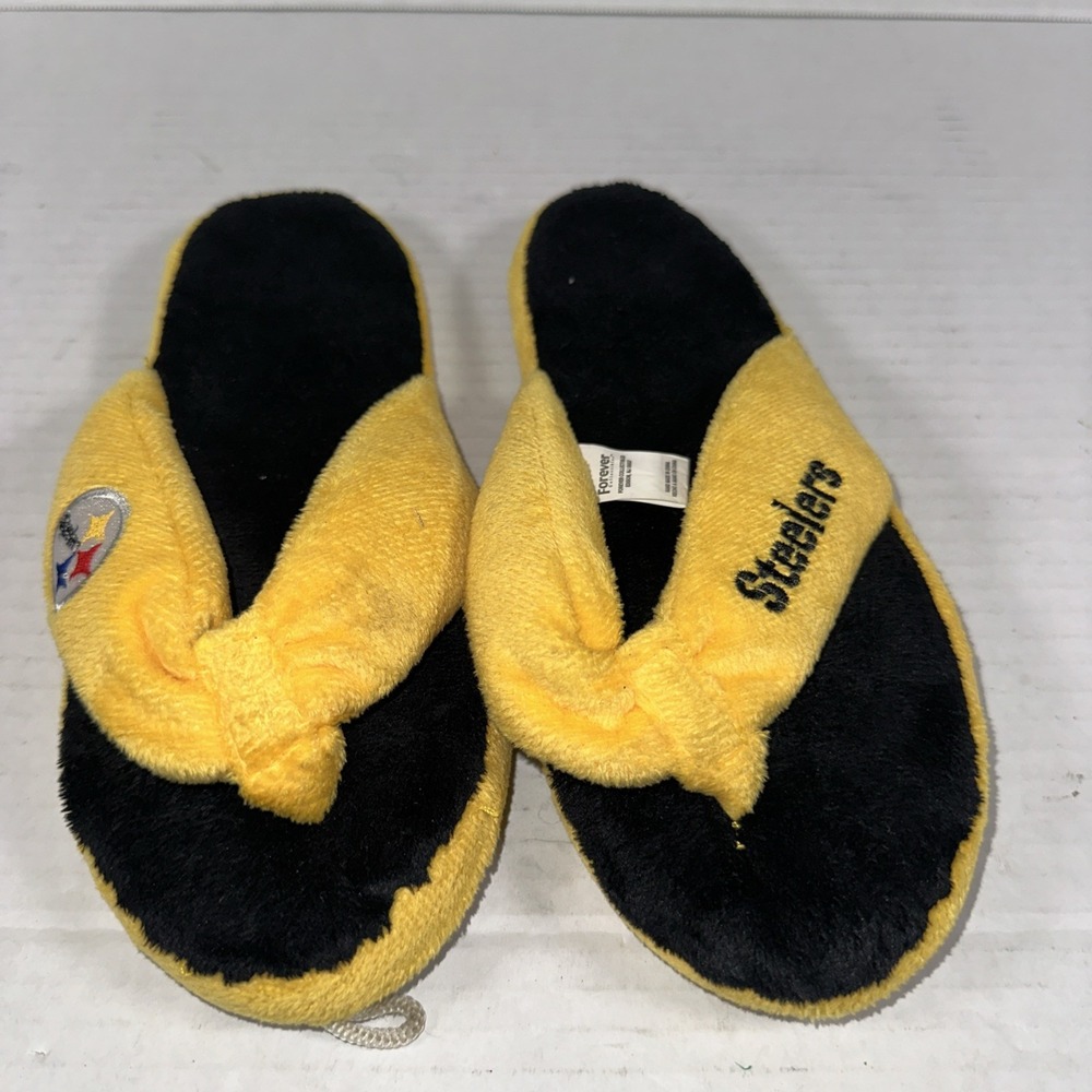 Pittsburgh Steelers Women's Flip-Flops Sandals Soft Cushioned Sole Size 9-10